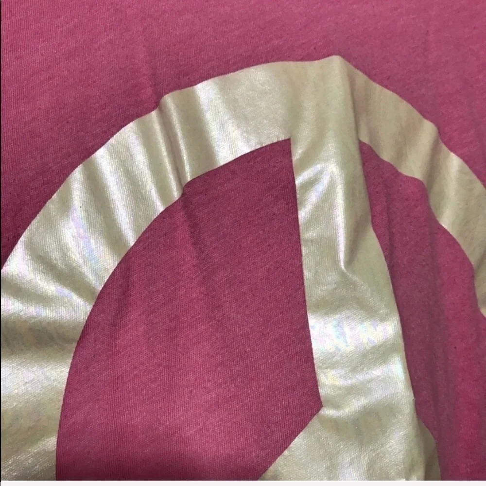 Vintage PINK Victoria's Secret iridescent peace sign graphic tee size medium - Picture 5 of 7